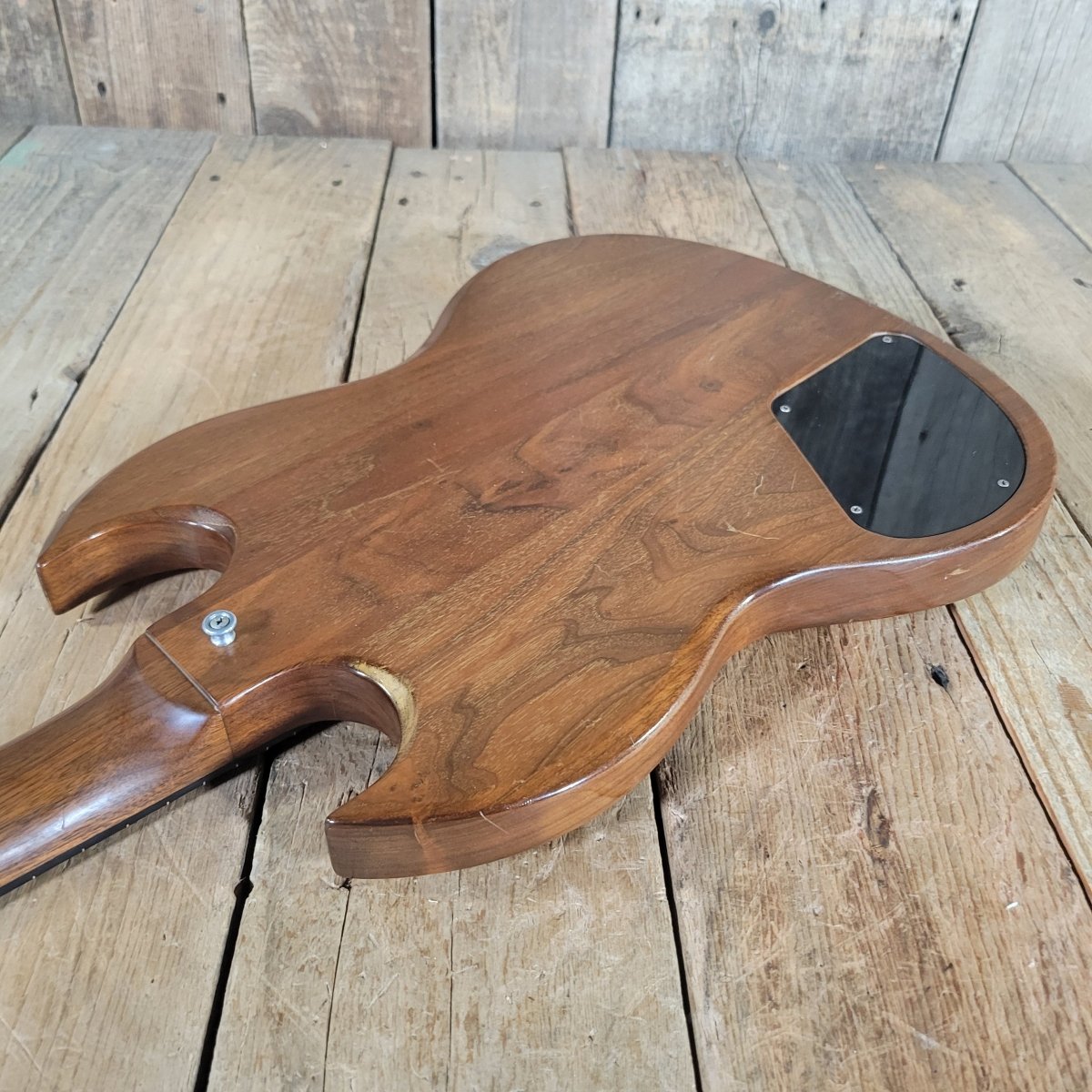 Gibson “The SG” 1979 – Original Chainsaw Case, Vintage Walnut Finish - Mahar's Vintage Guitars