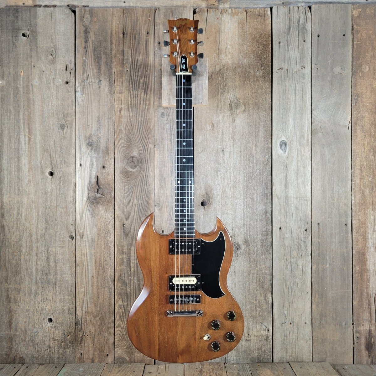 Gibson “The SG” 1979 – Original Chainsaw Case, Vintage Walnut Finish - Mahar's Vintage Guitars