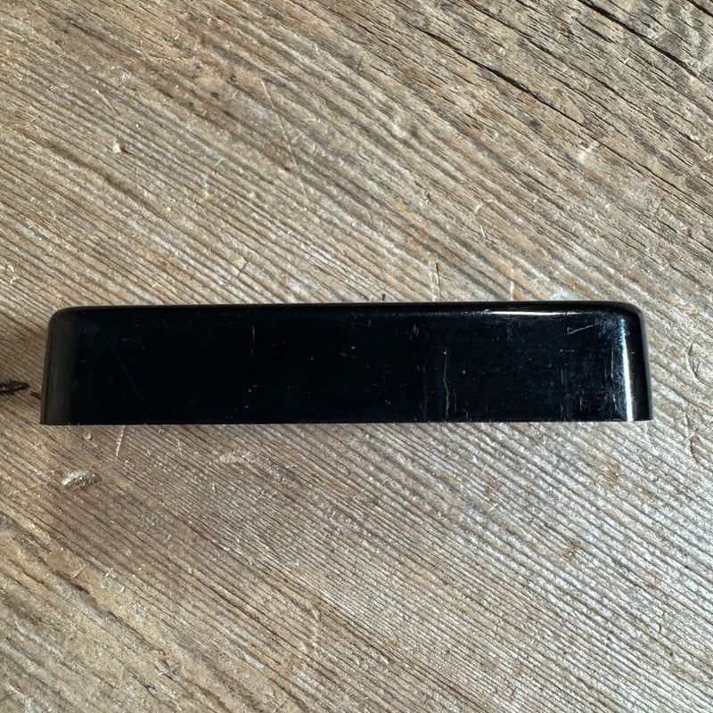 Gibson UC 452 B Soapbar pickup cover, black 1960s 1970s - Mahar's Vintage Guitars