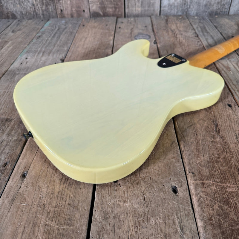 G&L ASAT Special Blonde Leo Fender with case and warranty card 1988 - Mahar's Vintage Guitars