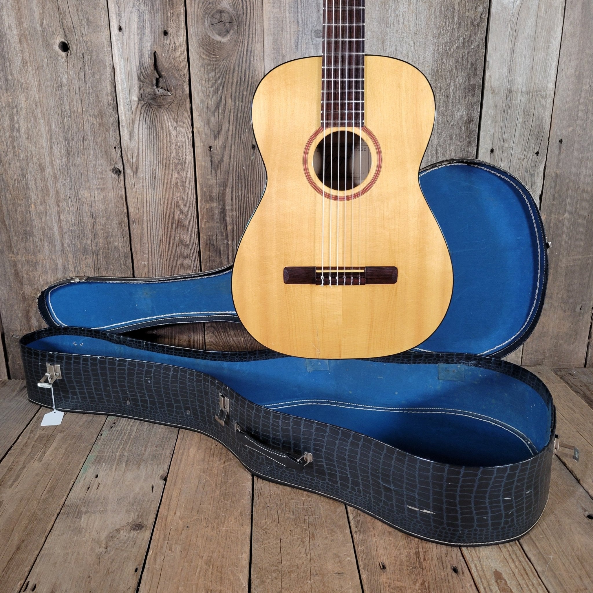 Goya G - 10 Classical Guitar 1964 – Made in Sweden, Original Case, Hang Tag & Goya Polish, Vintage Nylon String - Mahar's Vintage Guitars