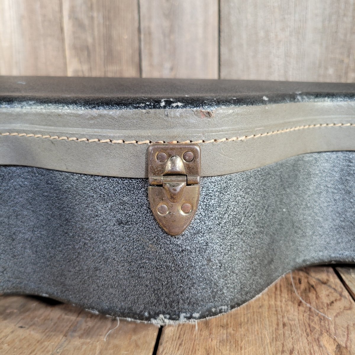 Gretsch 1960s Hard Shell Case - Mahar's Vintage Guitars
