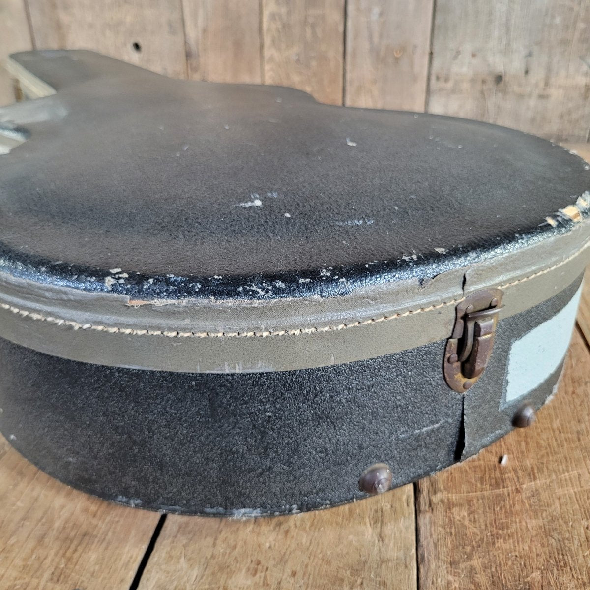 Gretsch 1960s Hard Shell Case - Mahar's Vintage Guitars