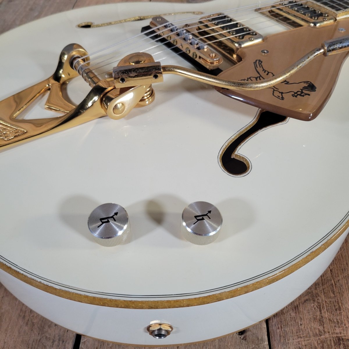 Gretsch 1977 White Falcon 7593 Single Cut All Original w/ case Excellent - Mahar's Vintage Guitars