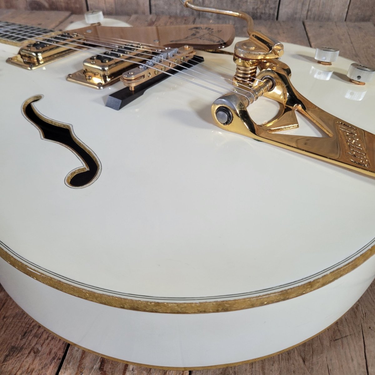 Gretsch 1977 White Falcon 7593 Single Cut All Original w/ case Excellent - Mahar's Vintage Guitars