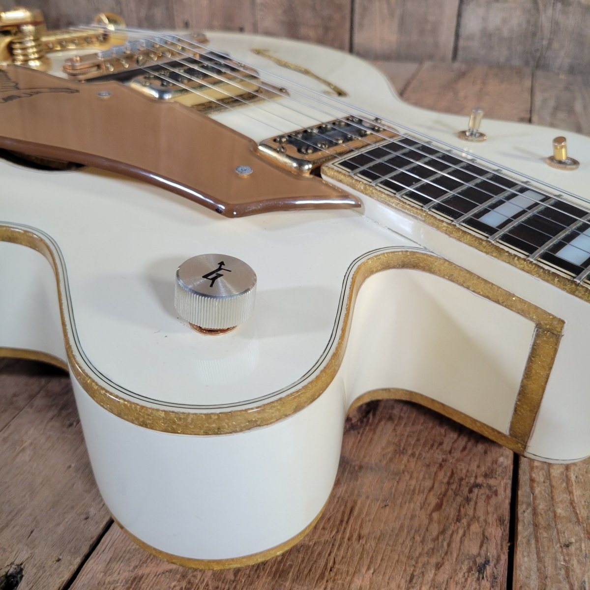 Gretsch 1977 White Falcon 7593 Single Cut All Original w/ case Excellent - Mahar's Vintage Guitars