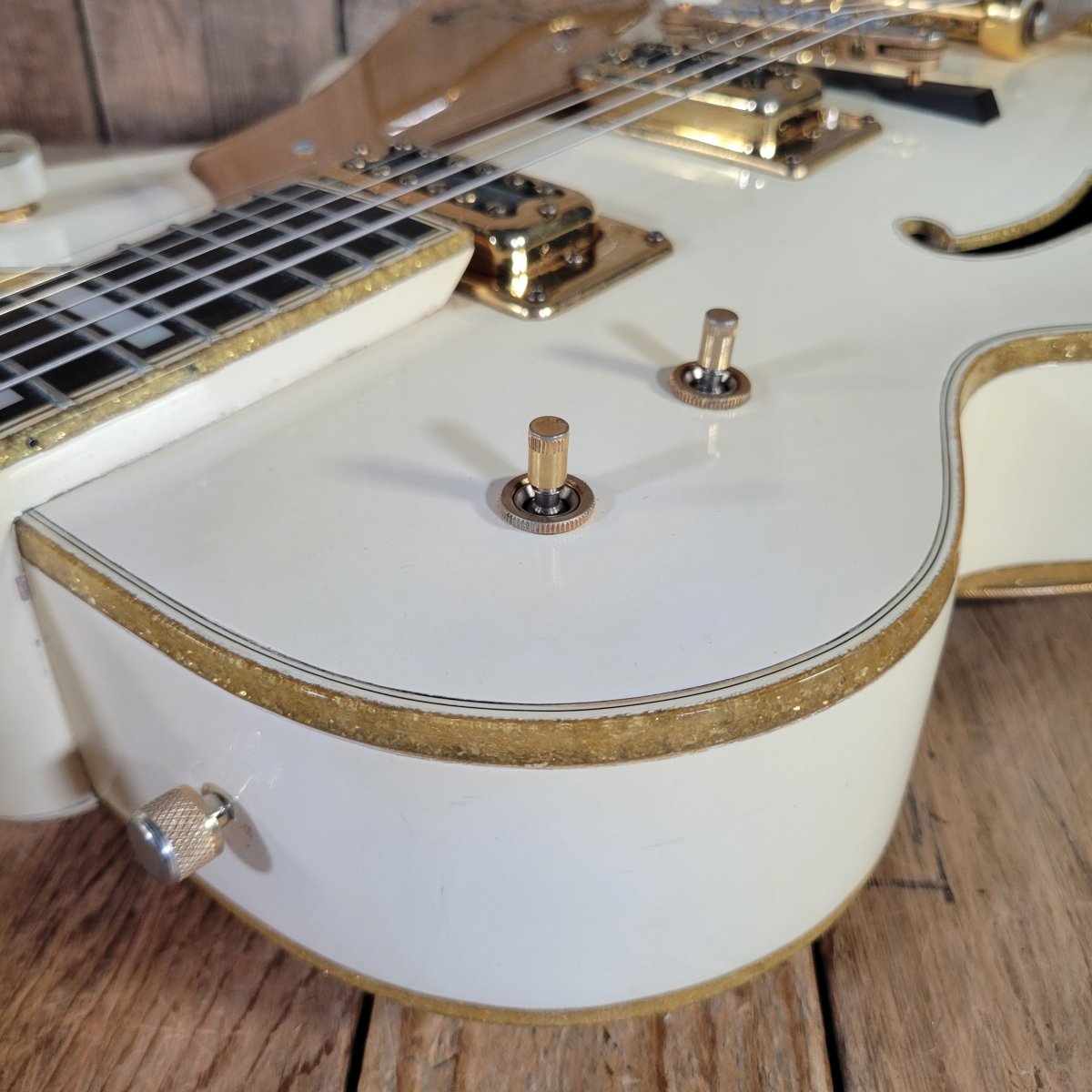 Gretsch 1977 White Falcon 7593 Single Cut All Original w/ case Excellent - Mahar's Vintage Guitars