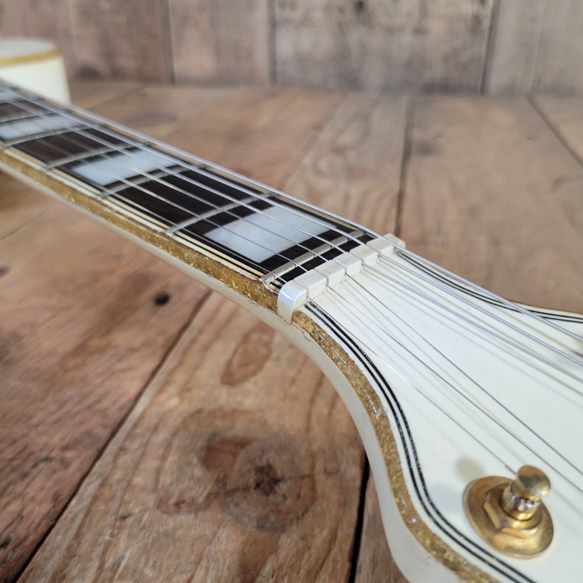 Gretsch 1977 White Falcon 7593 Single Cut All Original w/ case Excellent - Mahar's Vintage Guitars