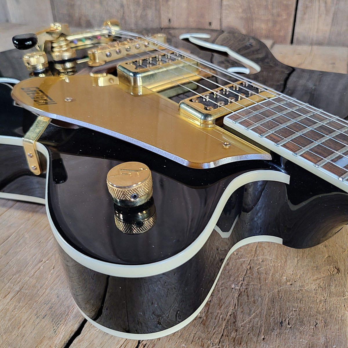 Gretsch 2015 Electromatic Classic G5422T Black and Gold w/ TKL Case, Excellent - Mahar's Vintage Guitars