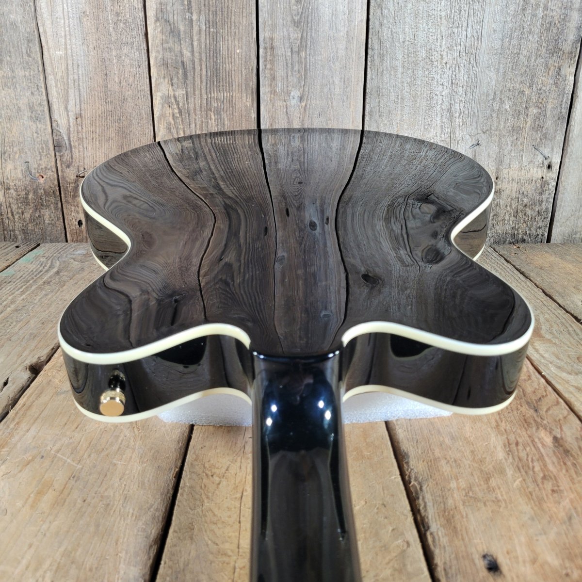 Gretsch 2015 Electromatic Classic G5422T Black and Gold w/ TKL Case, Excellent - Mahar's Vintage Guitars