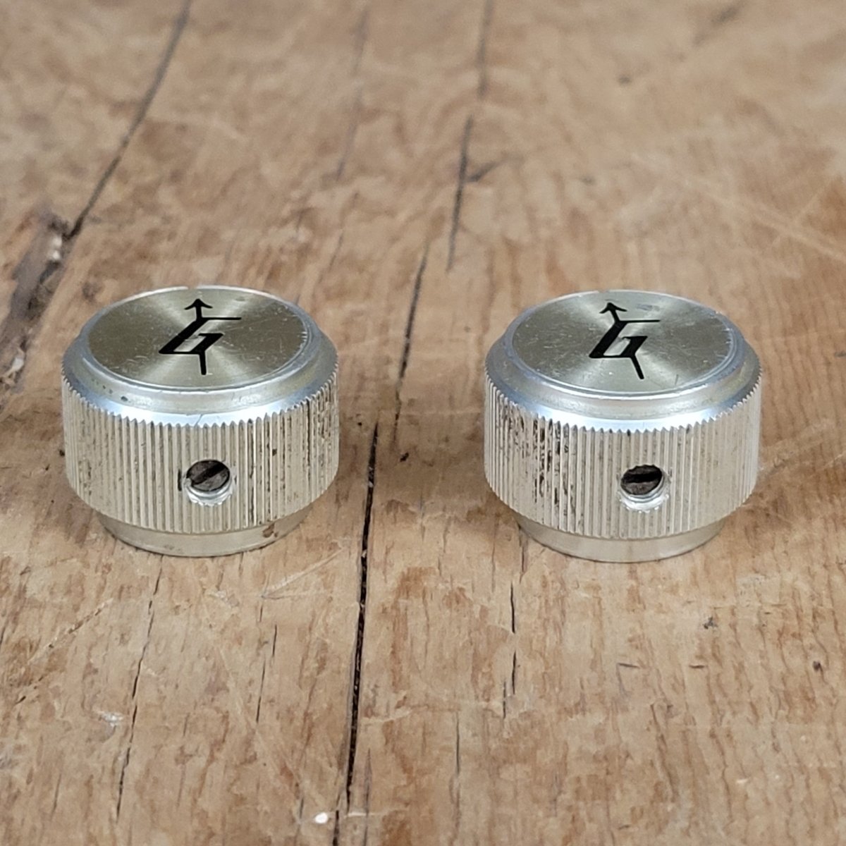 Gretsch Arrow Knobs (2) Gold Aluminum 1960s 1970s - Mahar's Vintage Guitars