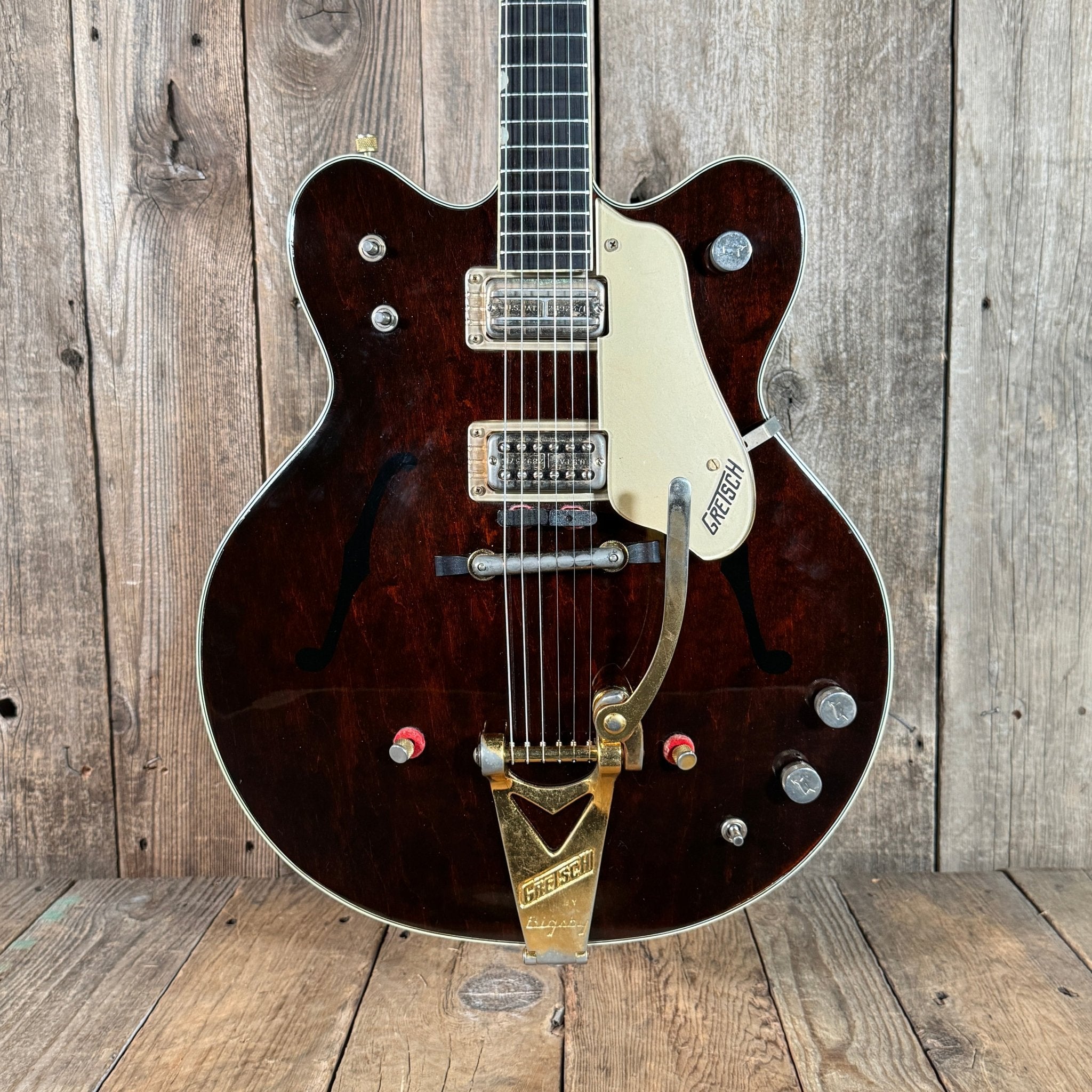 SOLD - Gretsch Chet Atkins Country Gentleman 6122 1964 Walnut