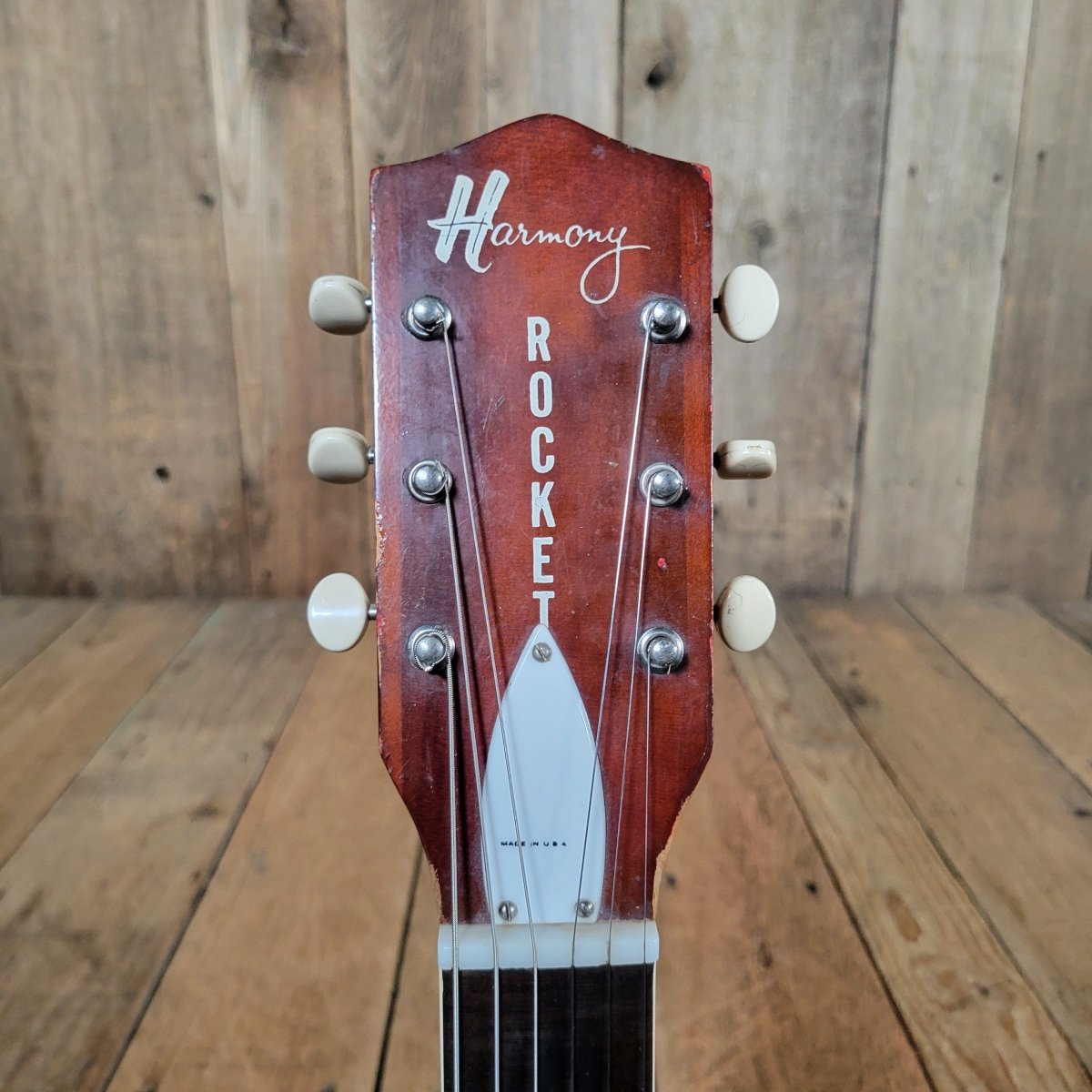 Harmony H-56 Rocket 1966 Red Burst - Mahar's Vintage Guitars