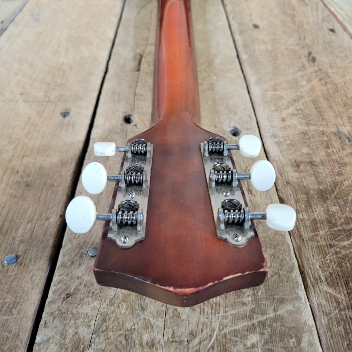 Harmony H-56 Rocket 1966 Red Burst - Mahar's Vintage Guitars
