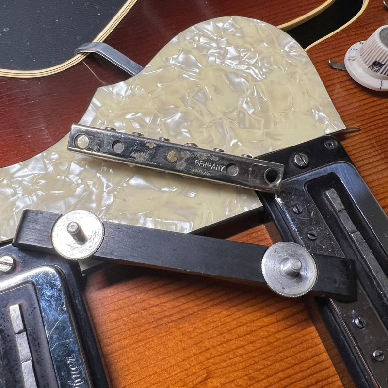 Hofner 457 S E2 1960's Sunburst - Mahar's Vintage Guitars