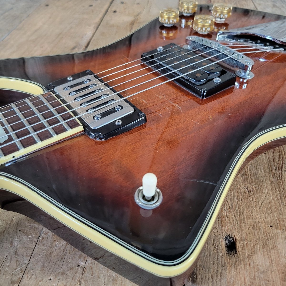 Ibanez Artist 2663 Iceman 1975 Sunburst with original hard case - Mahar's Vintage Guitars