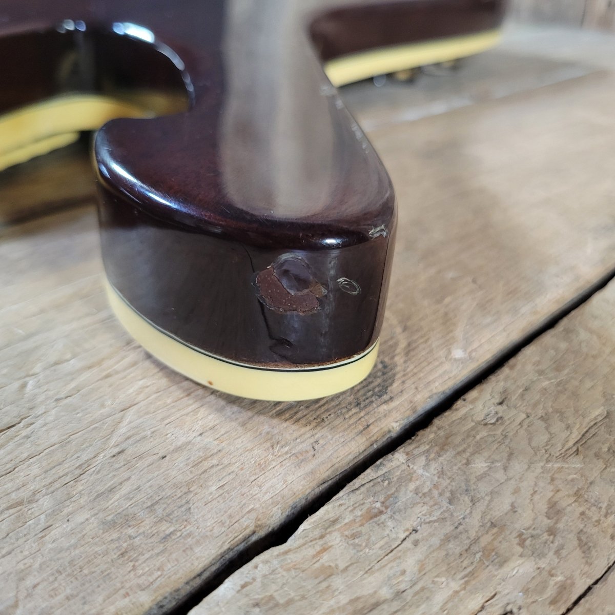 Ibanez Artist 2663 Iceman 1975 Sunburst with original hard case - Mahar's Vintage Guitars