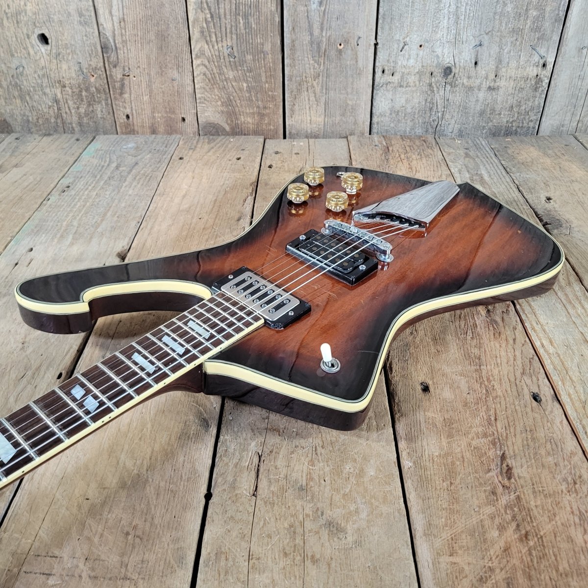 Ibanez Artist 2663 Iceman 1975 Sunburst with original hard case - Mahar's Vintage Guitars