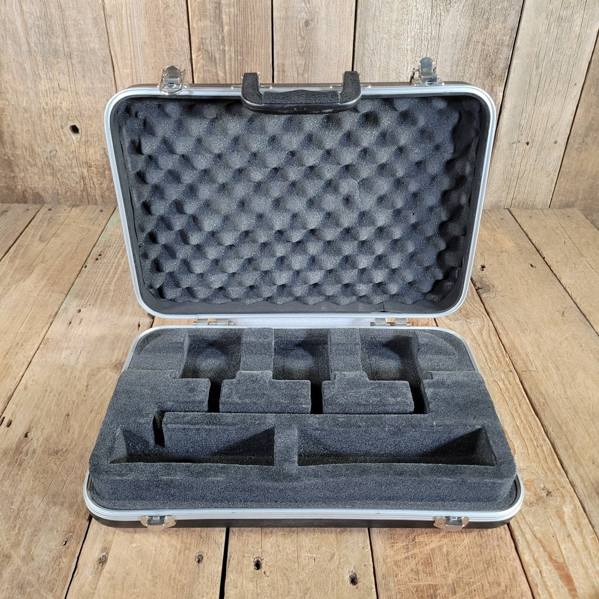 Ibanez TLC Tone-Lok 3-Pedal Board Suitcase Excellent - Mahar's Vintage Guitars