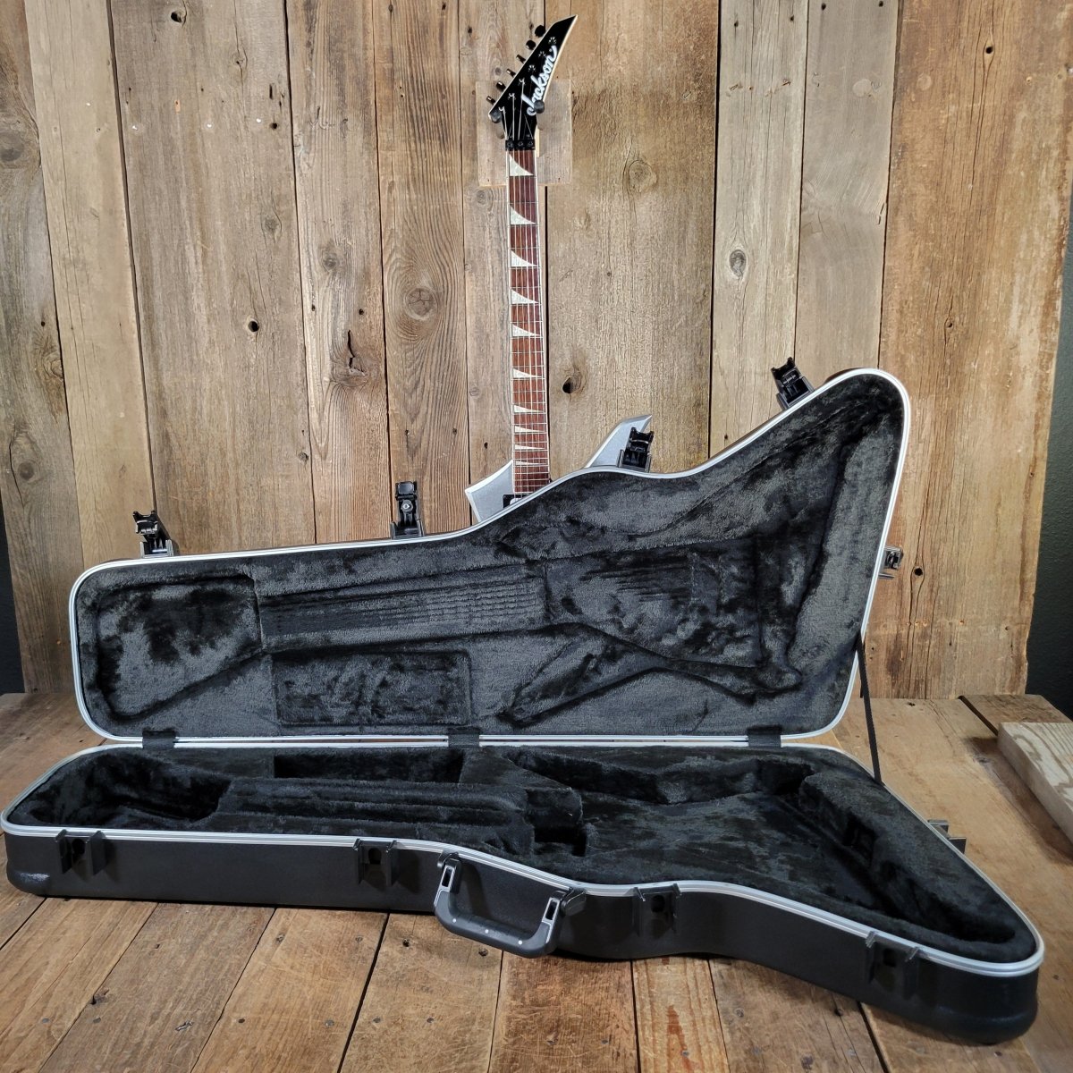 Jackson 2015 JS32 Kelly Silver Duncan Invader Near Mint - Mahar's Vintage Guitars