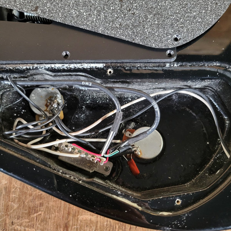 Jackson DK2X Dinky Reverse Headstock w/HSC Black 1995 - 1996 - Mahar's Vintage Guitars