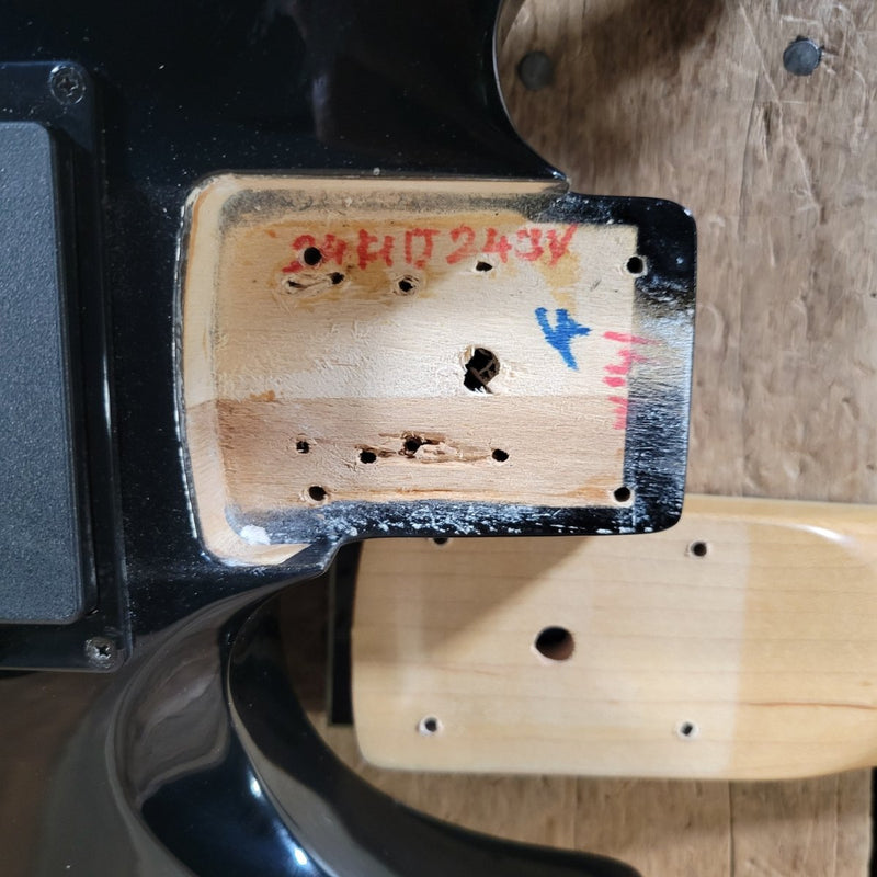 Jackson DKXT Dinky 2012 Black w/ Hard Shell Case - Mahar's Vintage Guitars