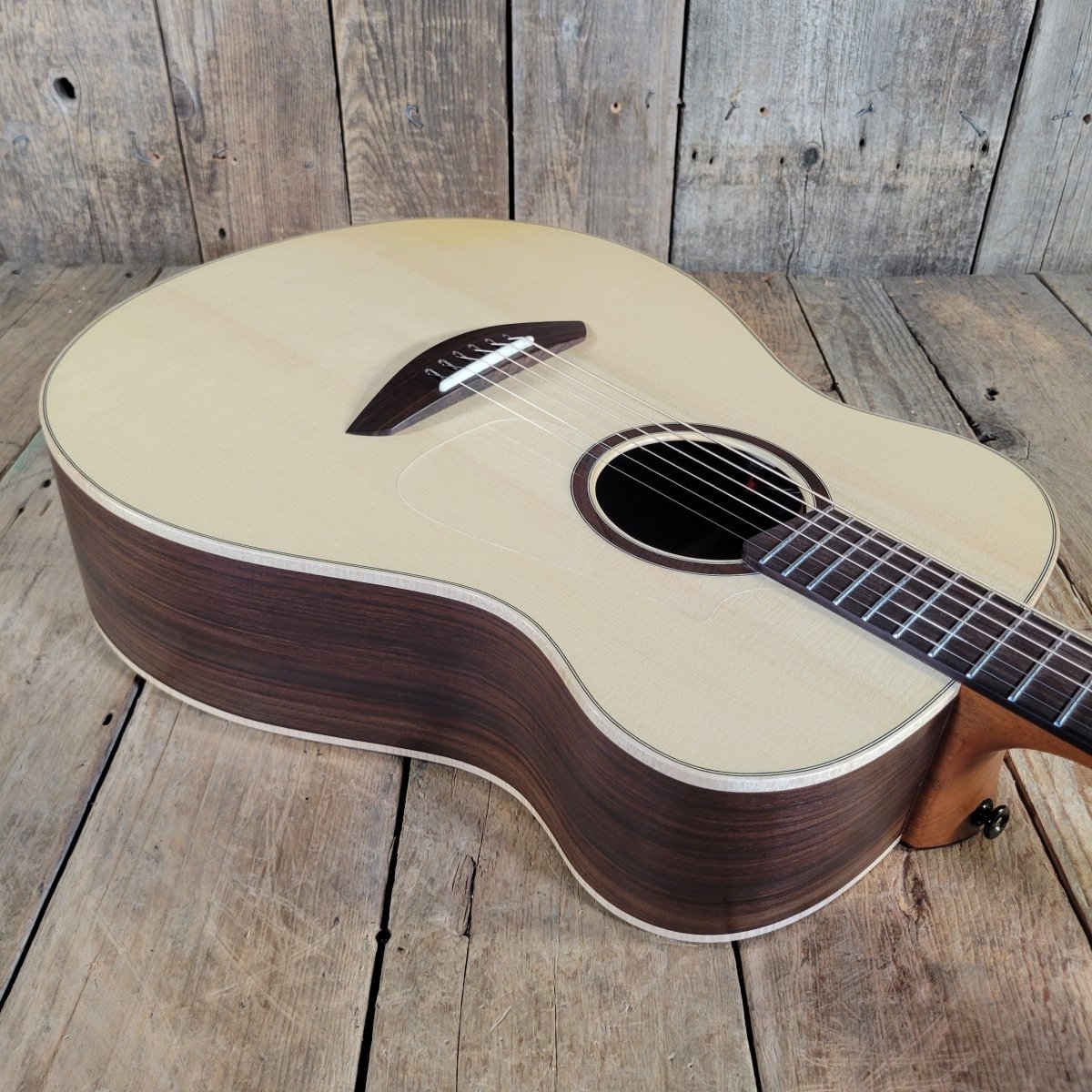 JKM 514 Grand Auditorium 2023 Rosewood Sides/Back Irish Made w/Molded Case - Mahar's Vintage Guitars