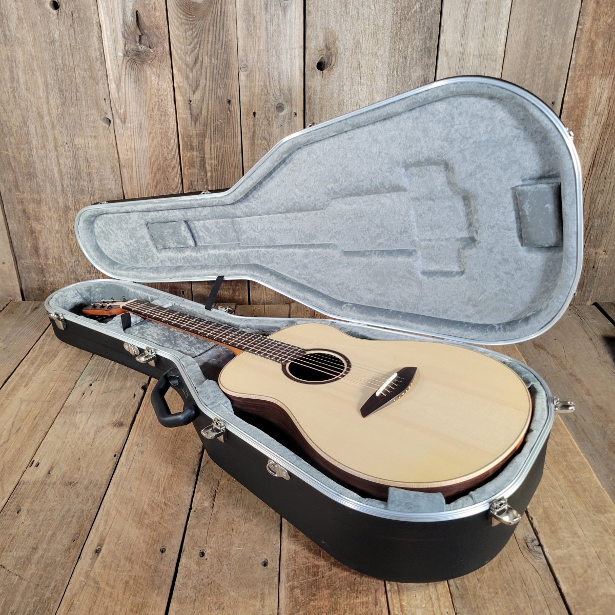 JKM 514 Grand Auditorium 2023 Rosewood Sides/Back Irish Made w/Molded Case - Mahar's Vintage Guitars