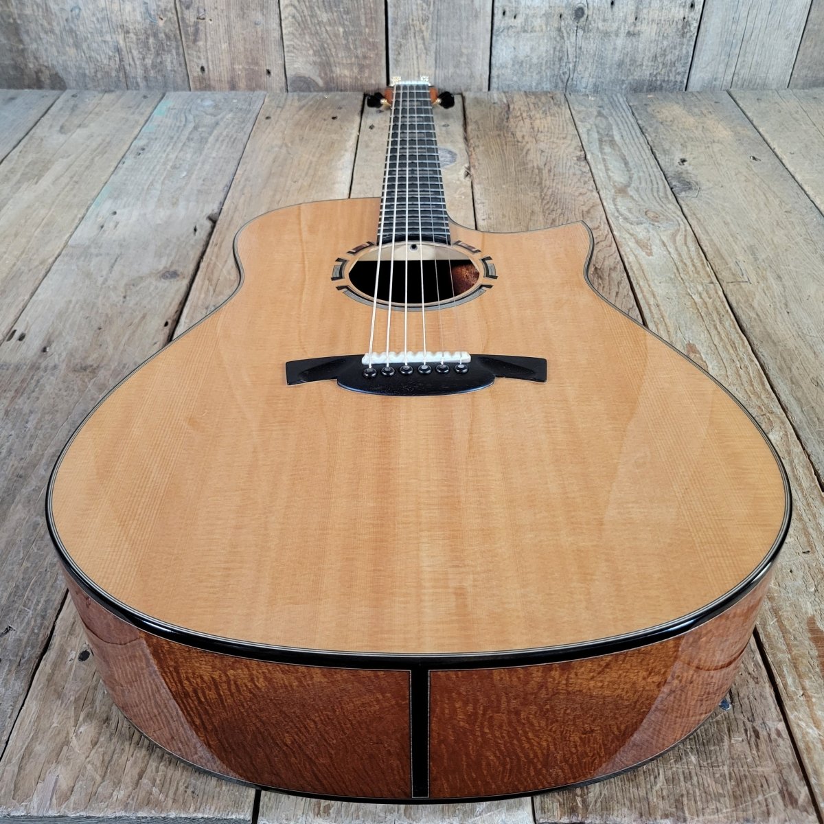 Julian Gaffney Modified Dreadnought 2019 Fiddleback Mahogany & Sitka Spruce - Mahar's Vintage Guitars