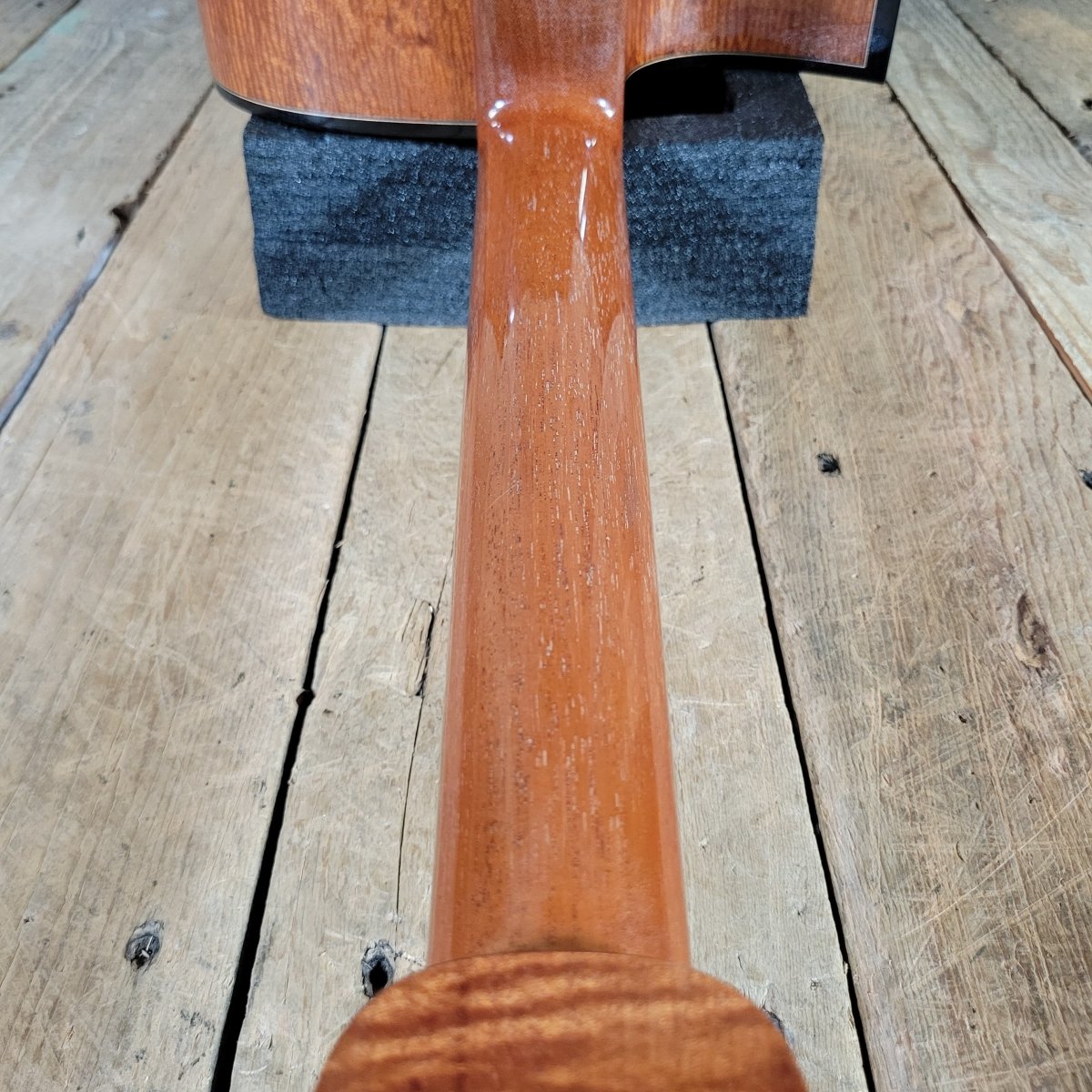 Julian Gaffney Modified Dreadnought 2019 Fiddleback Mahogany & Sitka Spruce - Mahar's Vintage Guitars