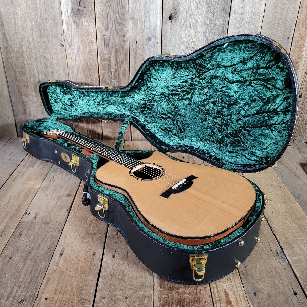 Julian Gaffney Modified Dreadnought 2019 Fiddleback Mahogany & Sitka Spruce - Mahar's Vintage Guitars