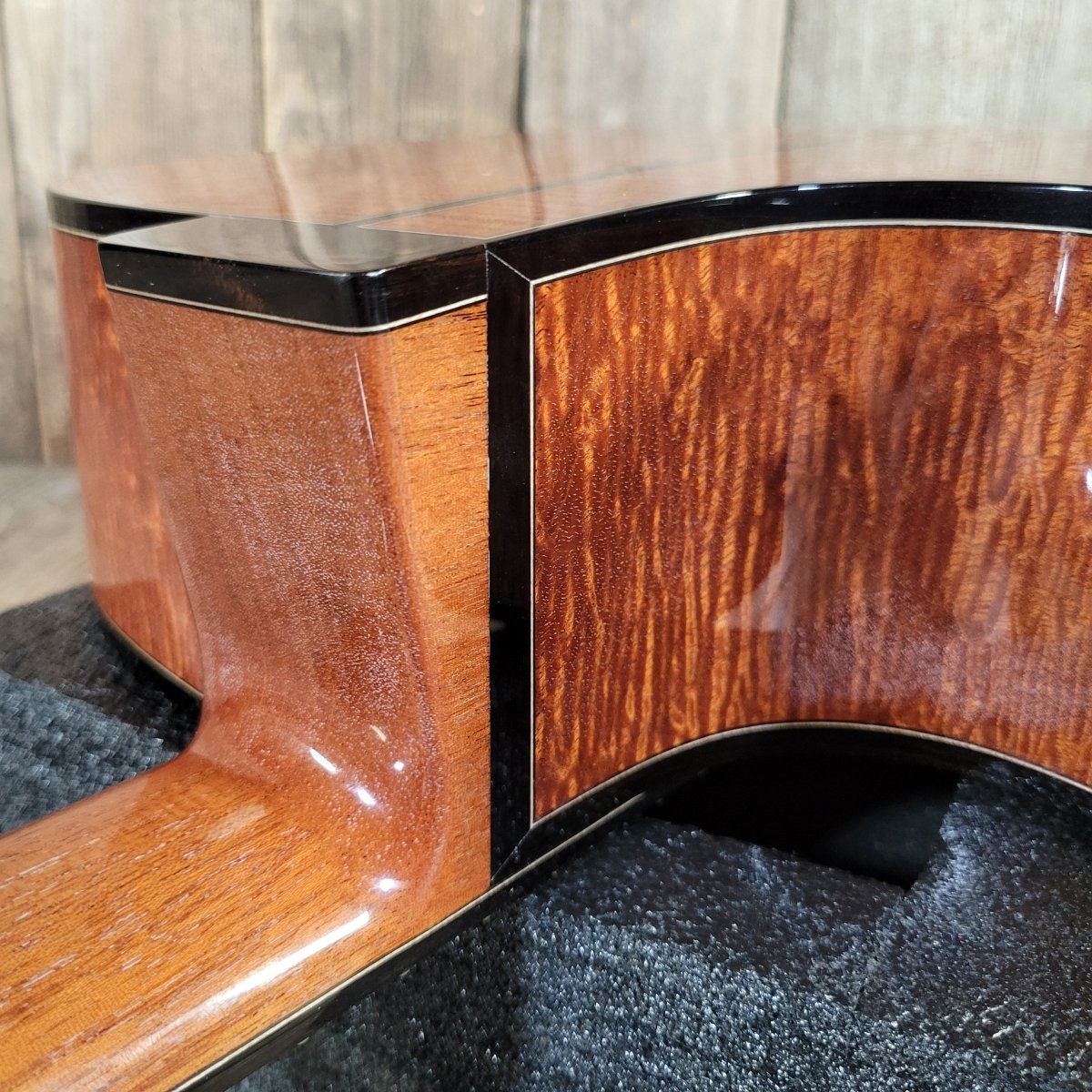 Julian Gaffney Modified Dreadnought 2019 Fiddleback Mahogany & Sitka Spruce - Mahar's Vintage Guitars
