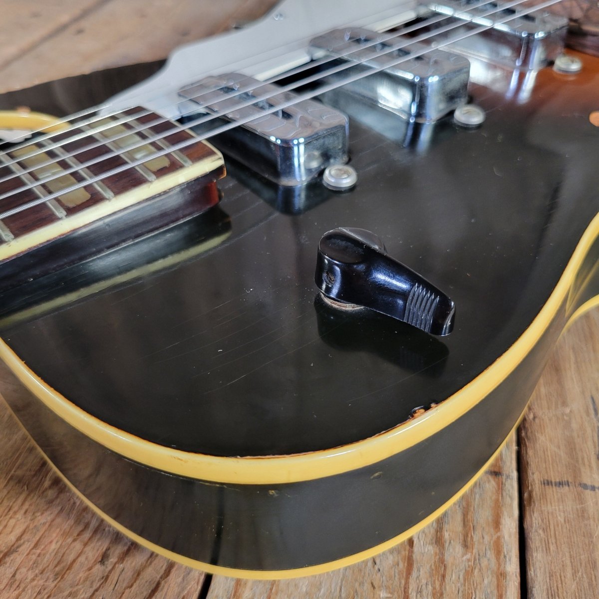 Kay 1960s Speed Demon P-3 Sunburst w/ Case - Mahar's Vintage Guitars
