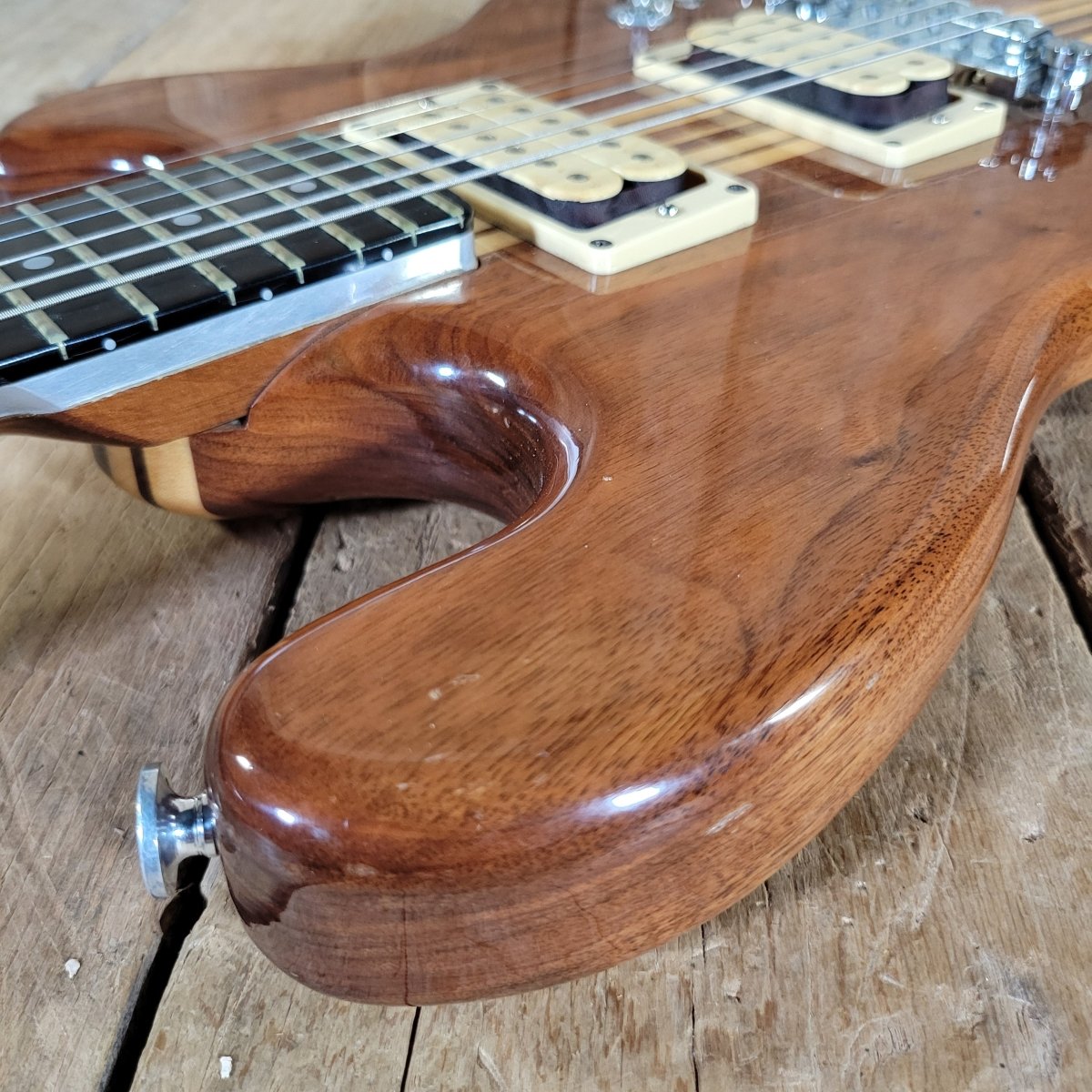 Kramer DMZ 2000 – 1979 Vintage Aluminum Neck Guitar, 100% Original w/ Case - Mahar's Vintage Guitars