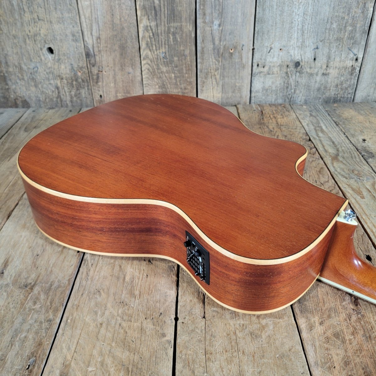 Larrivee OMV - 03 Mahogany 2004 w/ Pickup & Hard Case - Mahar's Vintage Guitars