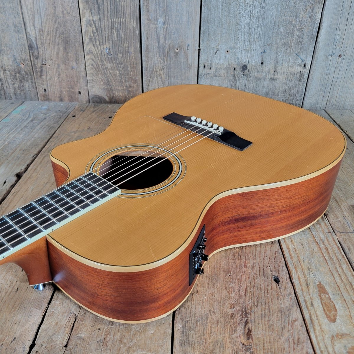 Larrivee OMV - 03 Mahogany 2004 w/ Pickup & Hard Case - Mahar's Vintage Guitars