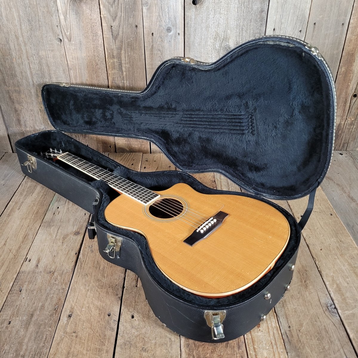 Larrivee OMV - 03 Mahogany 2004 w/ Pickup & Hard Case - Mahar's Vintage Guitars