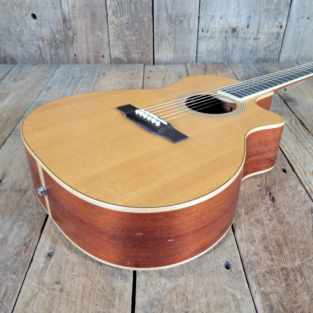 Larrivee OMV - 03 Mahogany 2004 w/ Pickup & Hard Case - Mahar's Vintage Guitars