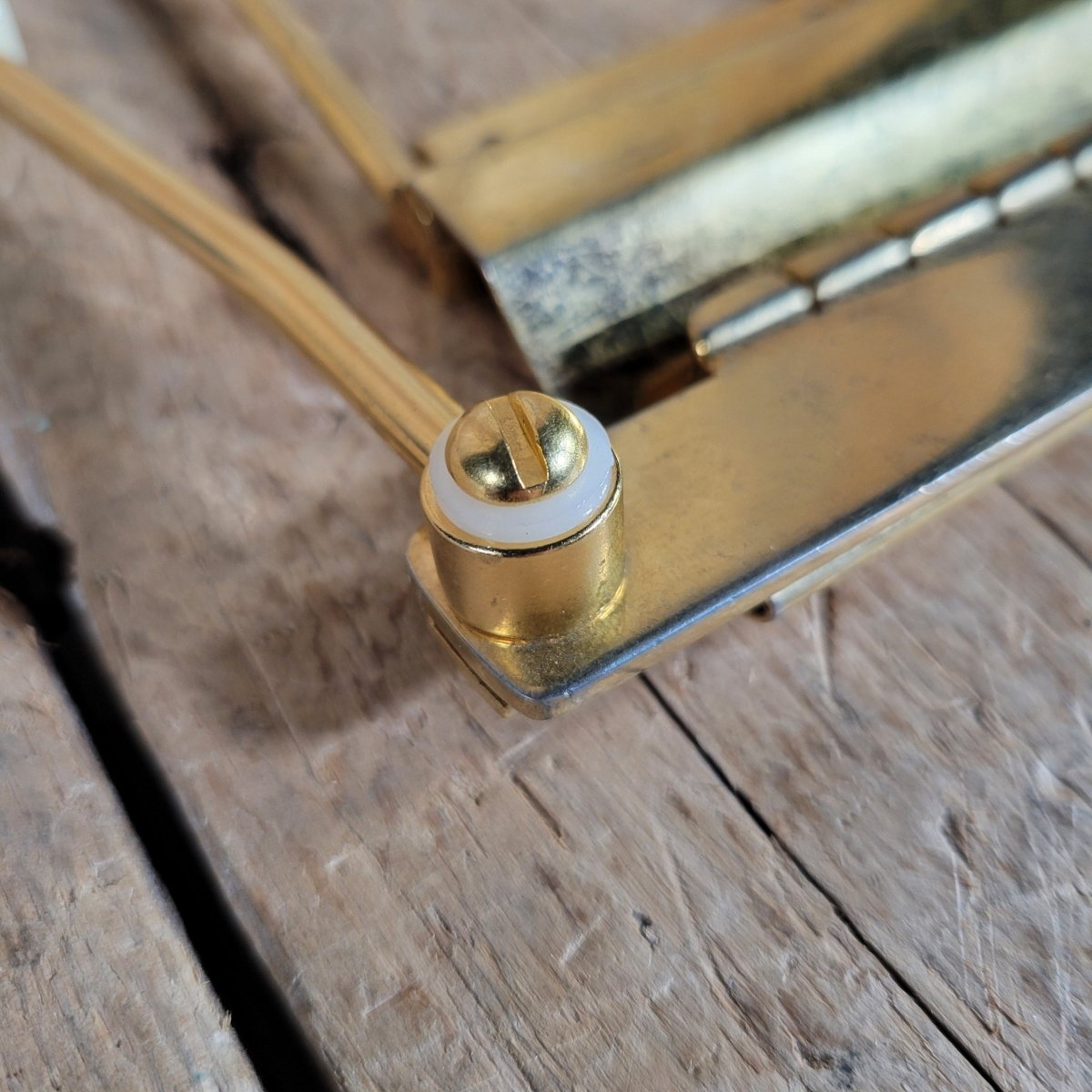 Maestro Long Gold Vibrola, no plate no screws 1960s – Mahar's