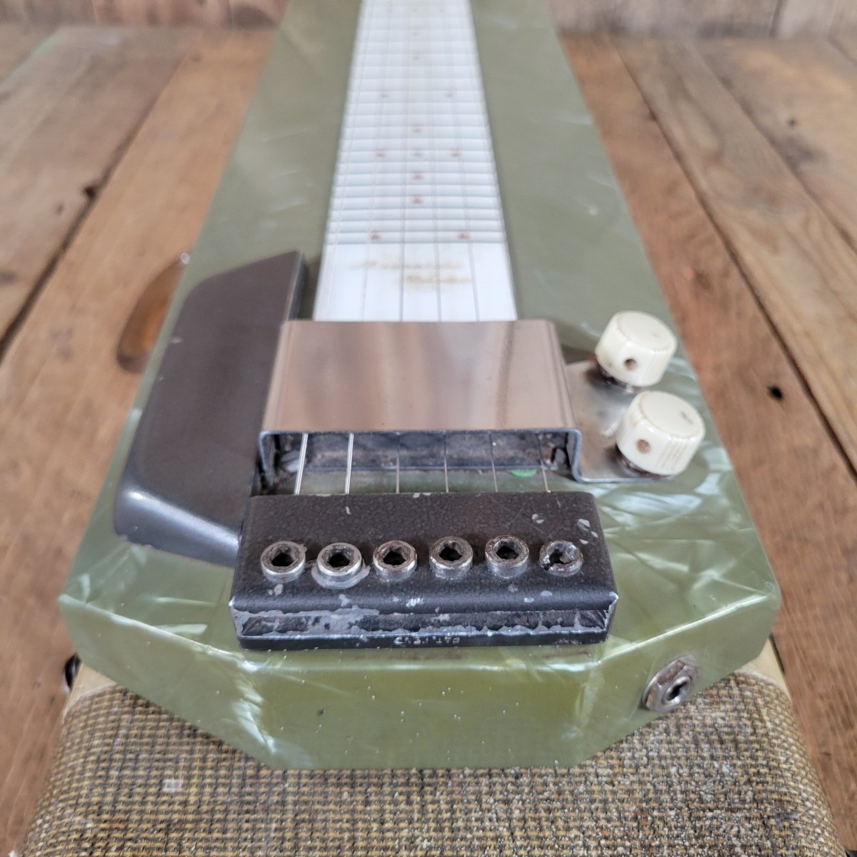 Magnatone Melodier Lap Steel 1950s Grey Pearloid — w/ Case - Mahar's Vintage Guitars
