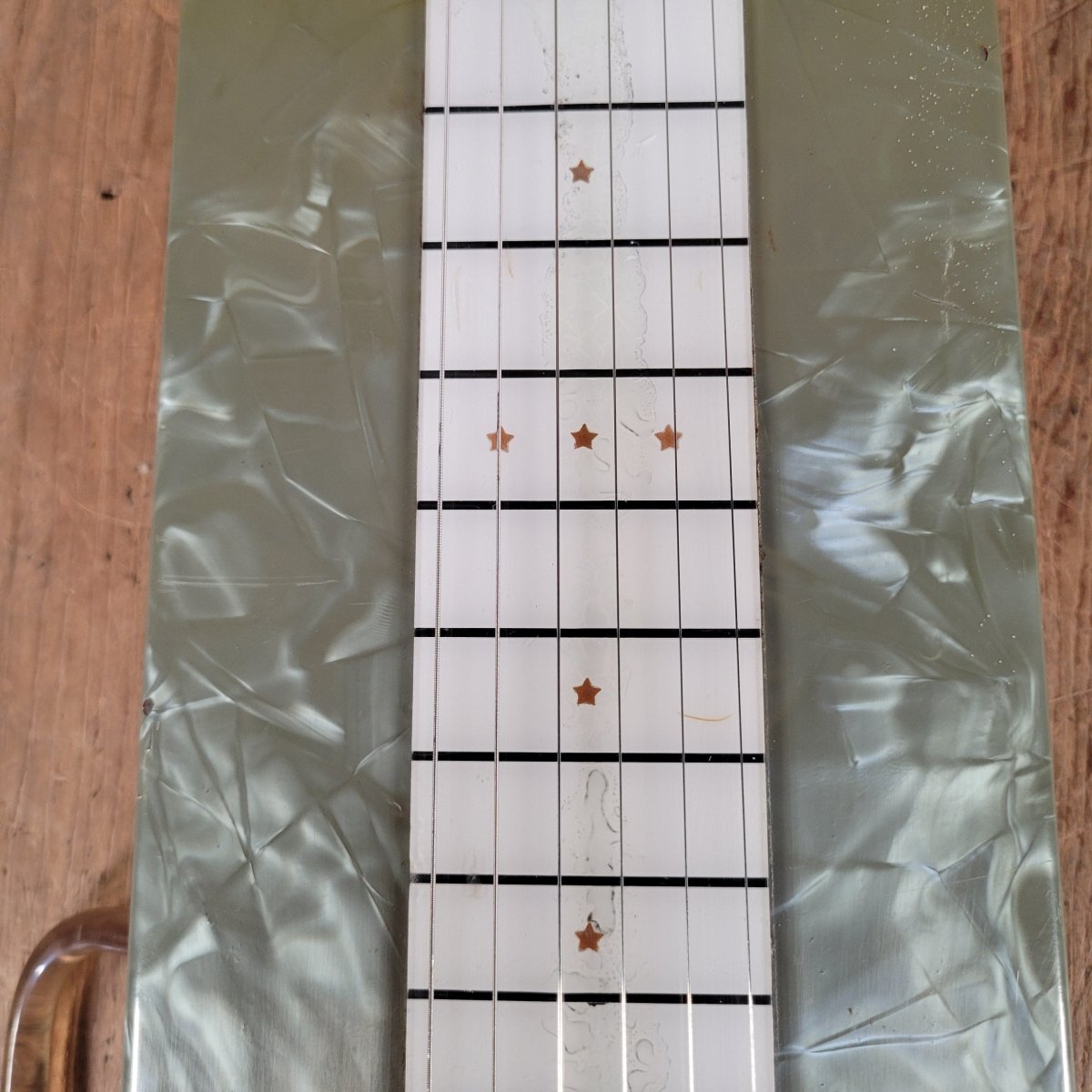 Magnatone Melodier Lap Steel 1950s Grey Pearloid — w/ Case - Mahar's Vintage Guitars
