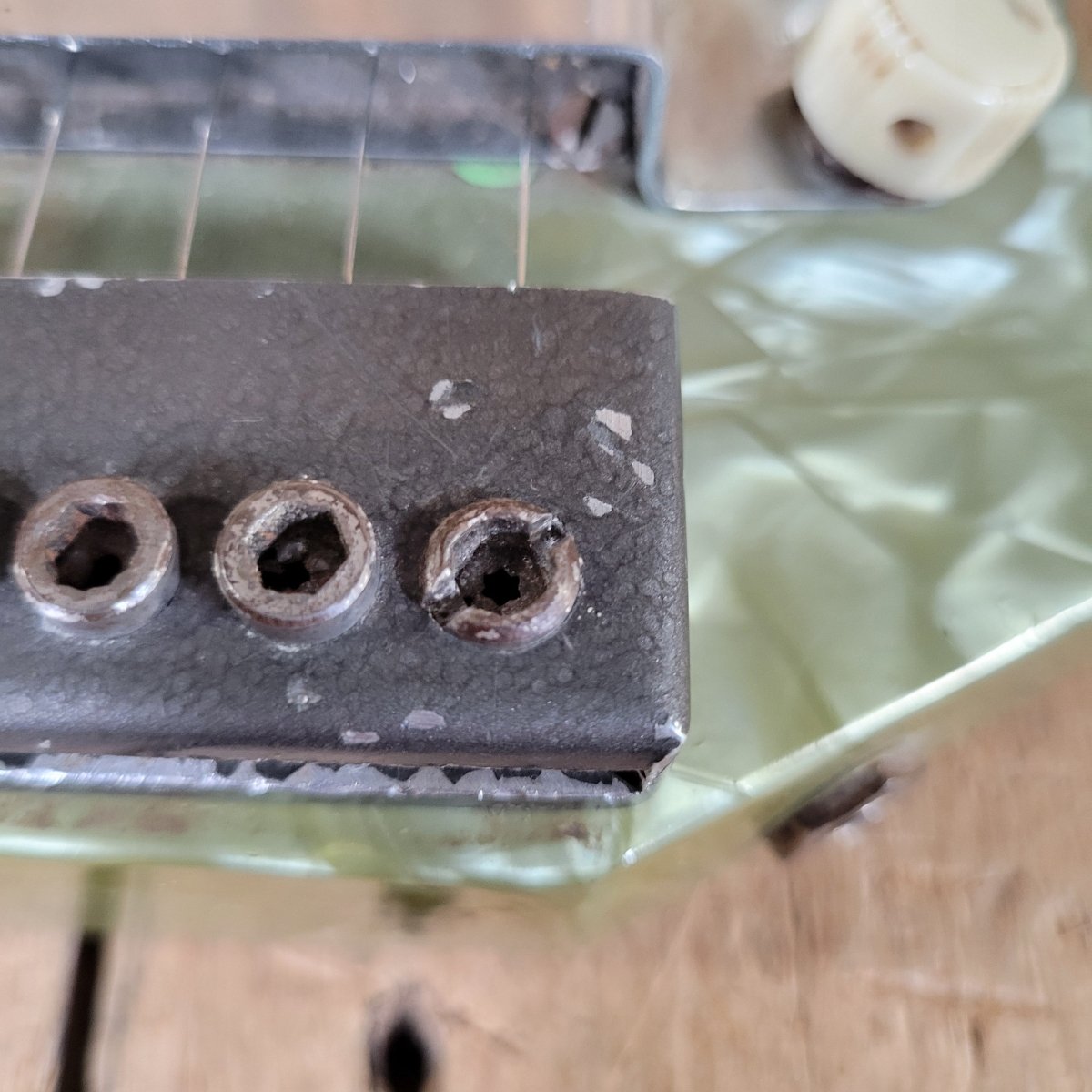 Magnatone Melodier Lap Steel 1950s Grey Pearloid — w/ Case - Mahar's Vintage Guitars