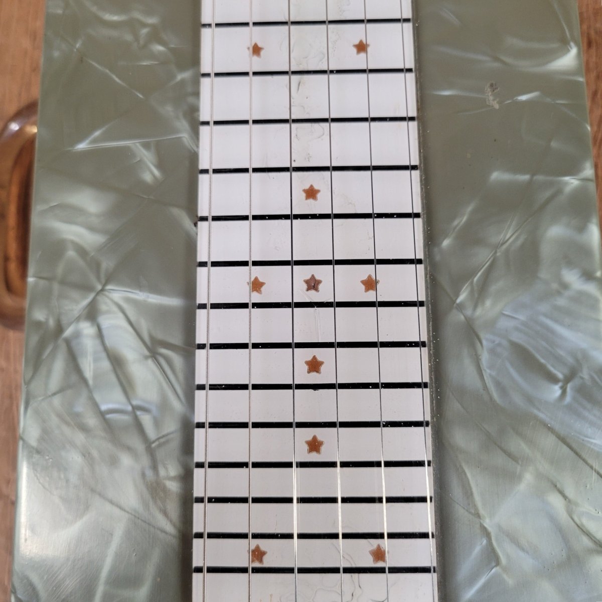 Magnatone Melodier Lap Steel 1950s Grey Pearloid — w/ Case - Mahar's Vintage Guitars