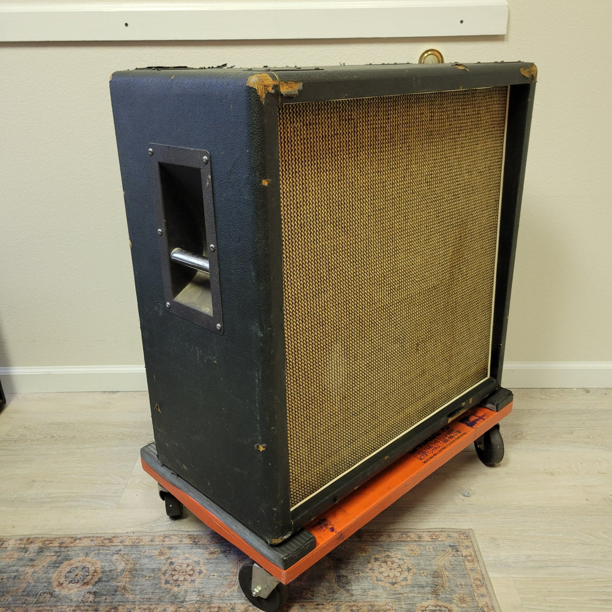 Marshall 1960b 4x12 Cabinet 1968 With Original Vintage Celestion G12M Greenback T1511 Speakers - Mahar's Vintage Guitars