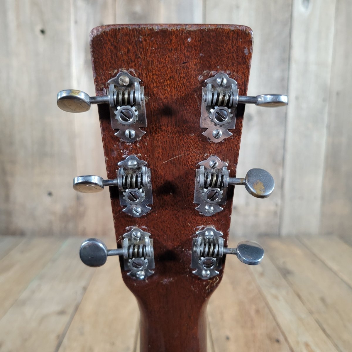 Martin 000 - 18 1946 — Tapered Bracing, Neck Reset, Refret - Mahar's Vintage Guitars