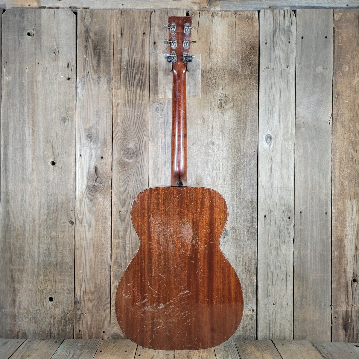Martin 000 - 18 1946 — Tapered Bracing, Neck Reset, Refret - Mahar's Vintage Guitars