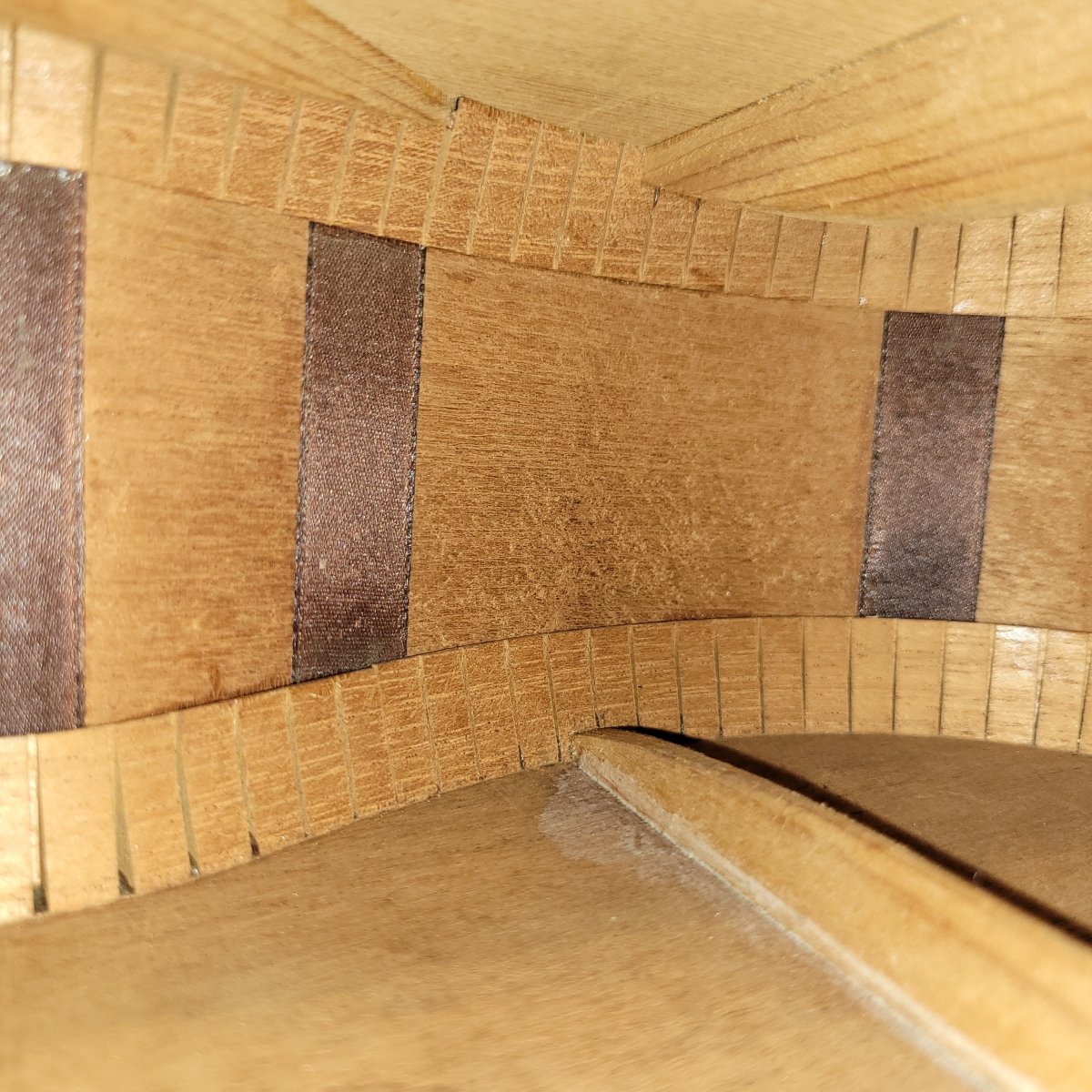 Martin 000 - 18 1946 — Tapered Bracing, Neck Reset, Refret - Mahar's Vintage Guitars