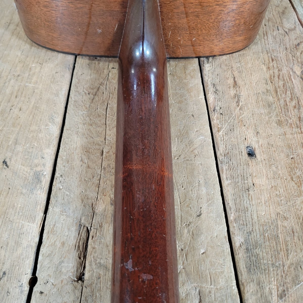 Martin 000 - 18 1946 — Tapered Bracing, Neck Reset, Refret - Mahar's Vintage Guitars