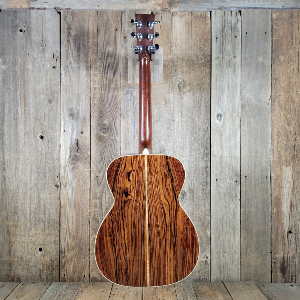 Martin 000 - 28 1975 - Look at the Back! - Mahar's Vintage Guitars