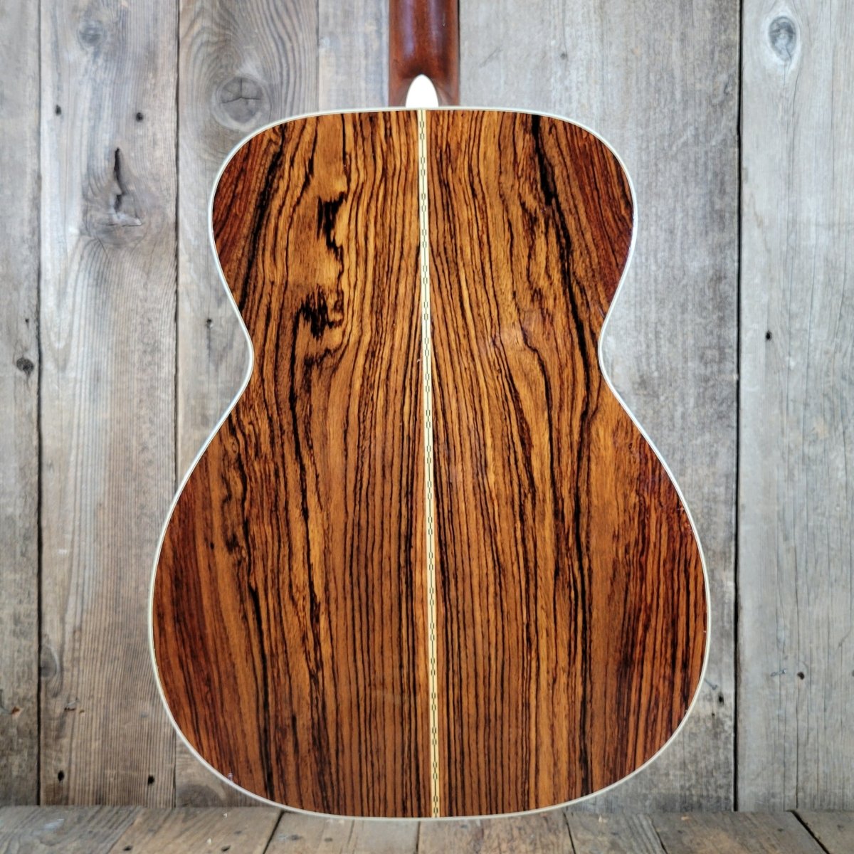 Martin 000 - 28 1975 - Look at the Back! - Mahar's Vintage Guitars